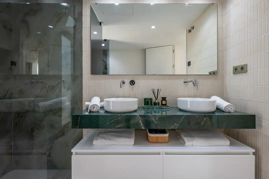 Baño de Casa o chalet en venta en Marbella con Aire acondicionado, Calefacción y Jardín privado