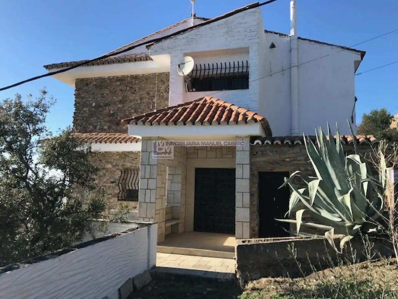 Vista exterior de Casa o chalet en venta en Cáceres con Calefacción, Jardín privado y Piscina