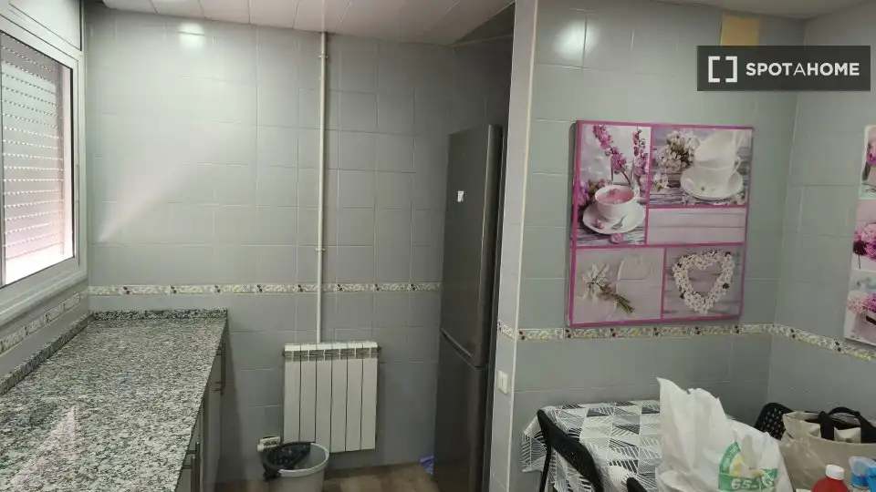 Cuina de Apartament per a compartir en Terrassa amb Aire condicionat, Calefacció i Terrassa
