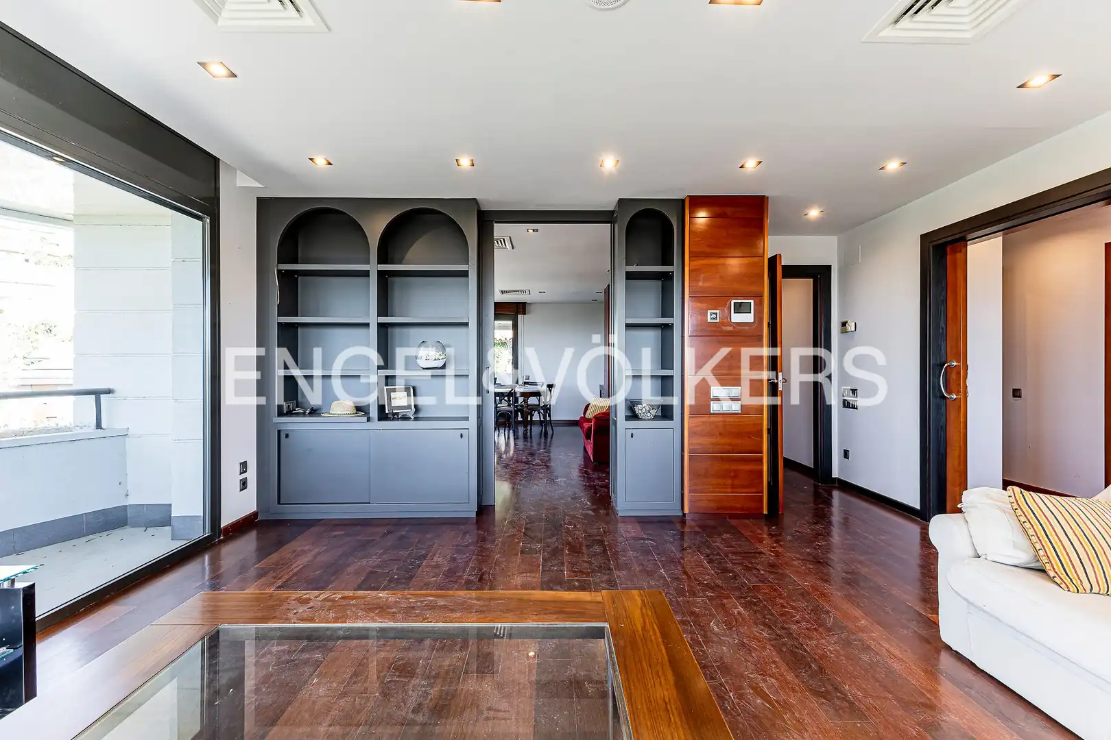 Living room of Houses for sale in Esplugues de Llobregat  with Air Conditioner, Heating and Private garden