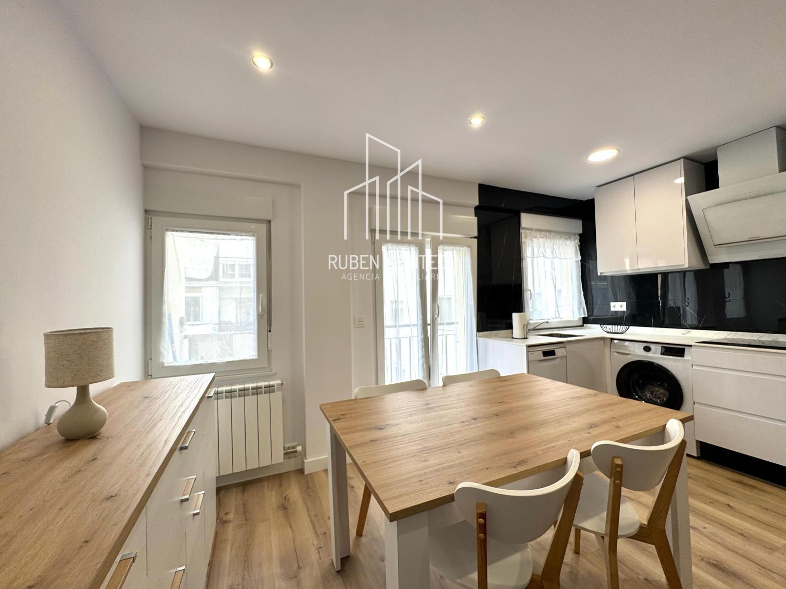 Kitchen of Flat for rent in Salamanca Capital  with Heating, Parquet flooring and Furnished