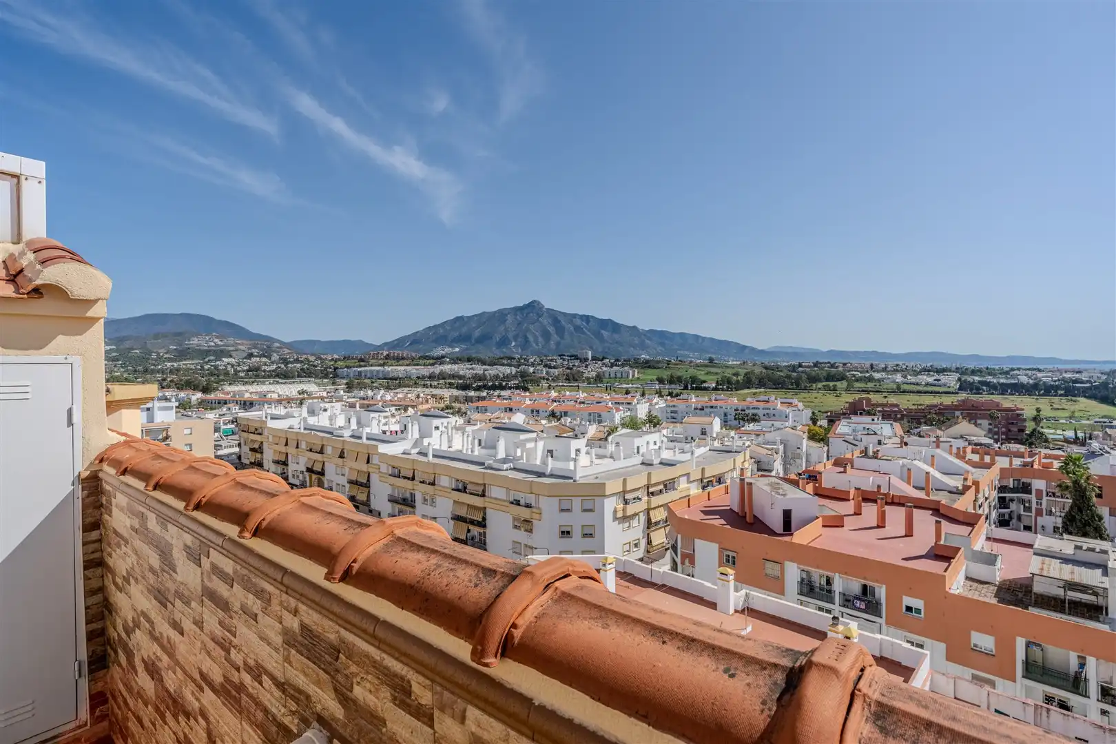 Vista exterior de Apartamento en venta en Marbella