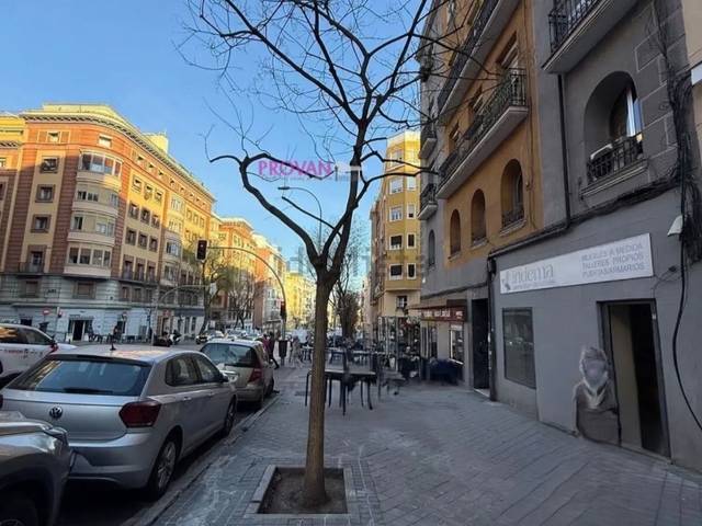 Local comercial en Venta en Calle de Cavanilles, 28 en Pacífico