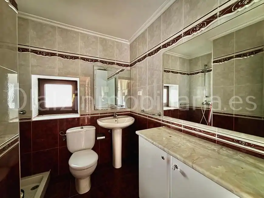 Baño de Casa o chalet en venta en Sopuerta con Calefacción, Terraza y Trastero