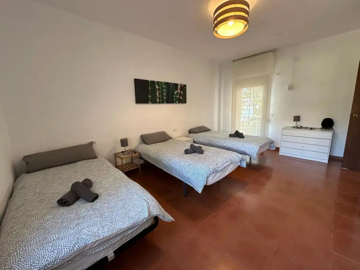 Habitación de Casa o chalet en venta en Benicasim / Benicàssim con Aire acondicionado, Calefacción y Terraza