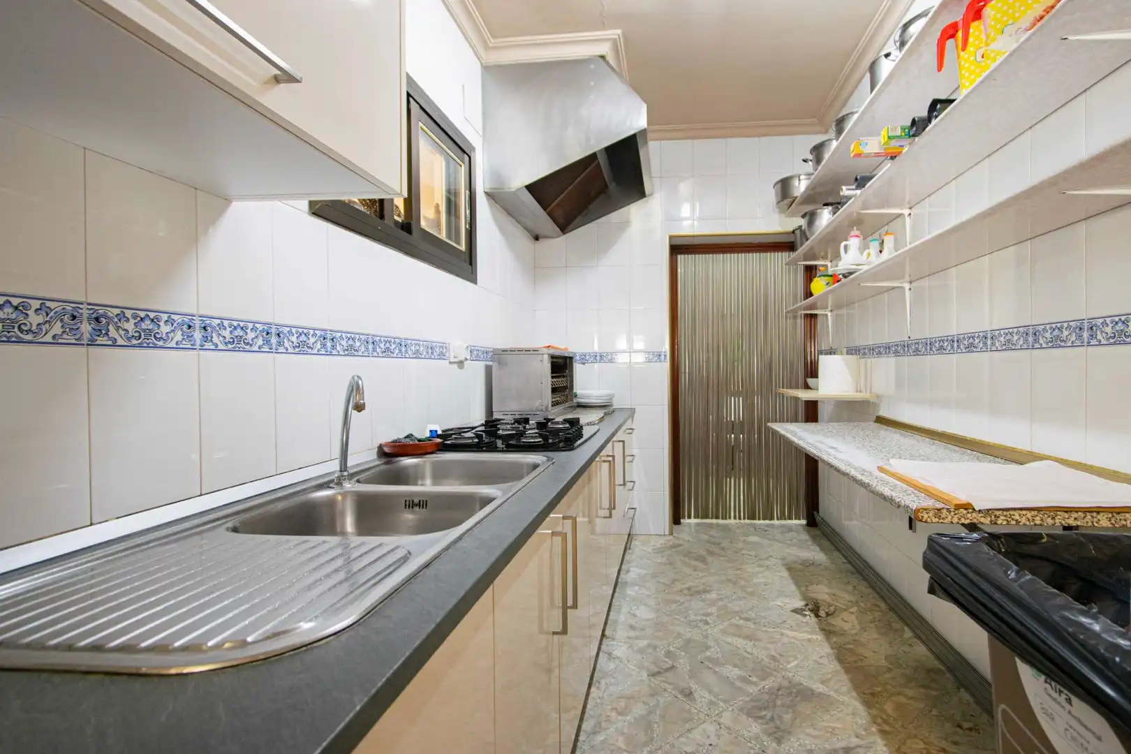 Cuina de Casa o xalet en venda en Alcalá de Guadaira amb Aire condicionat, Terrassa i Moblat