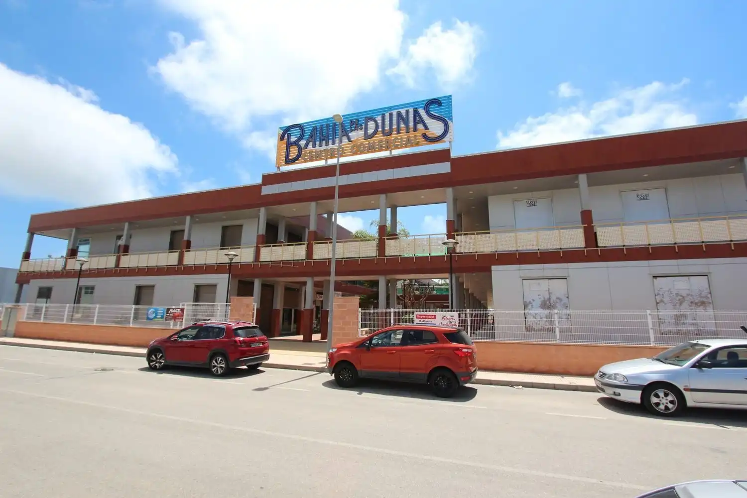 Gewerbefläche zum Verkauf in Calle Mar tireño. Centro comercial Bahia Dunas