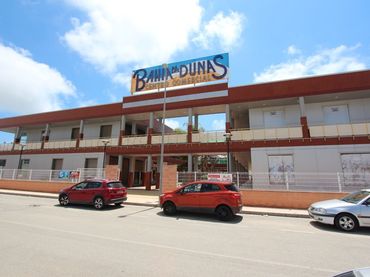 Locale commerciale in vendita a Calle Mar tireño. Centro comercial Bahia Dunas