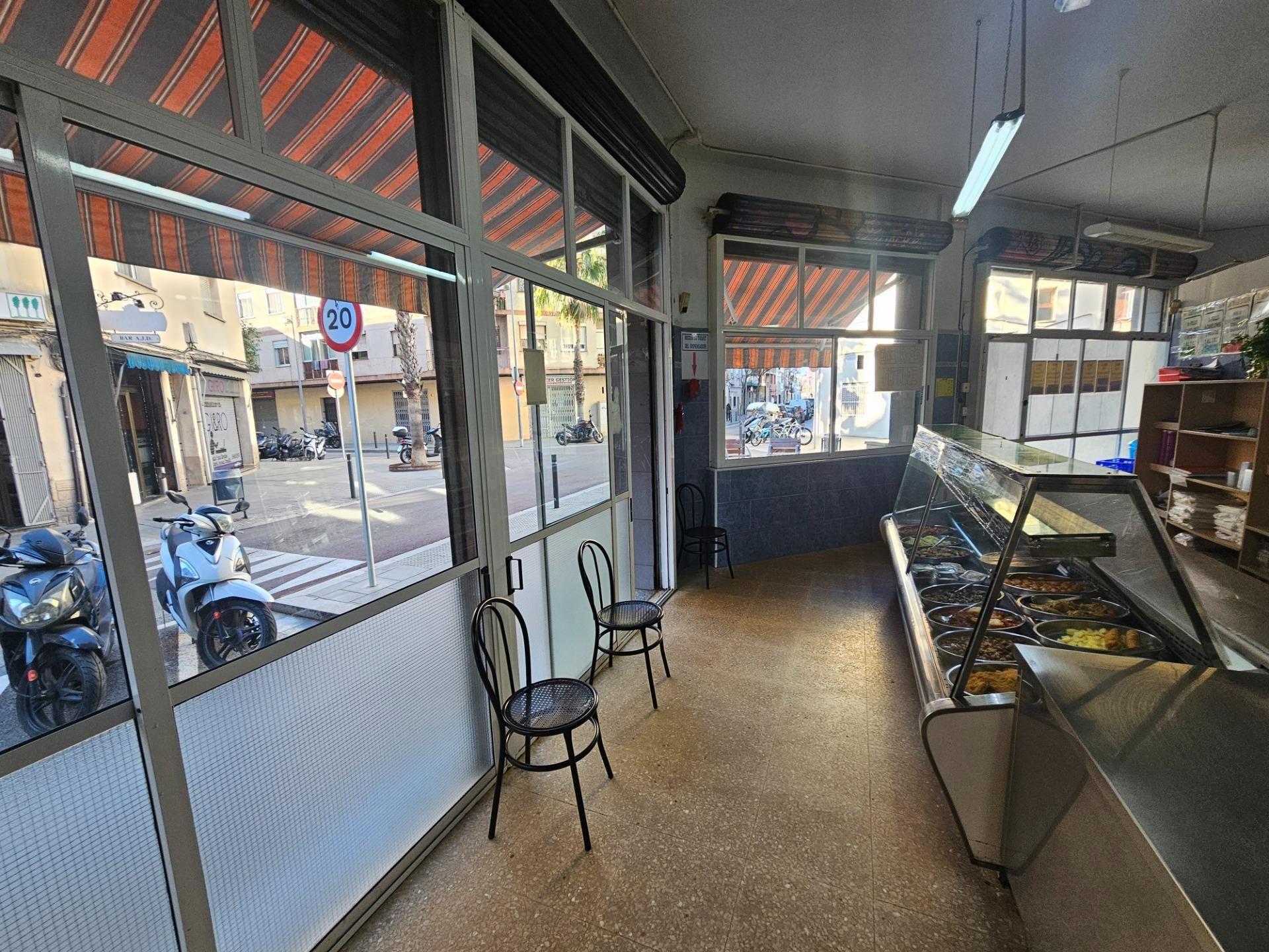 Local de lloguer a Riu Sud