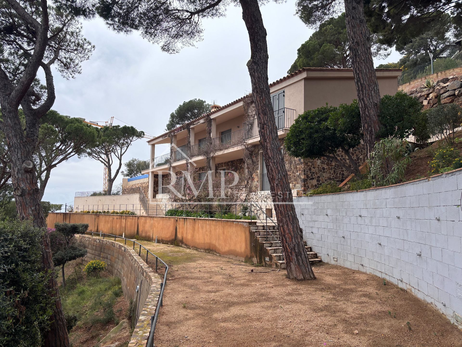 Vista exterior de Casa o xalet en venda en Sant Feliu de Guíxols amb Jardí privat, Terrassa i Traster