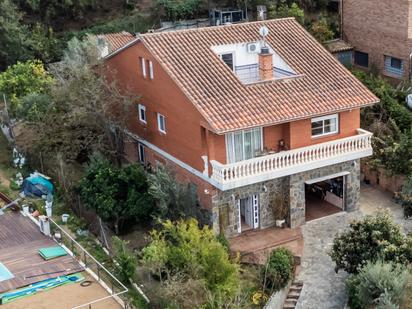 Vista exterior de Casa o xalet en venda en Sant Fost de Campsentelles amb Calefacció, Jardí privat i Terrassa