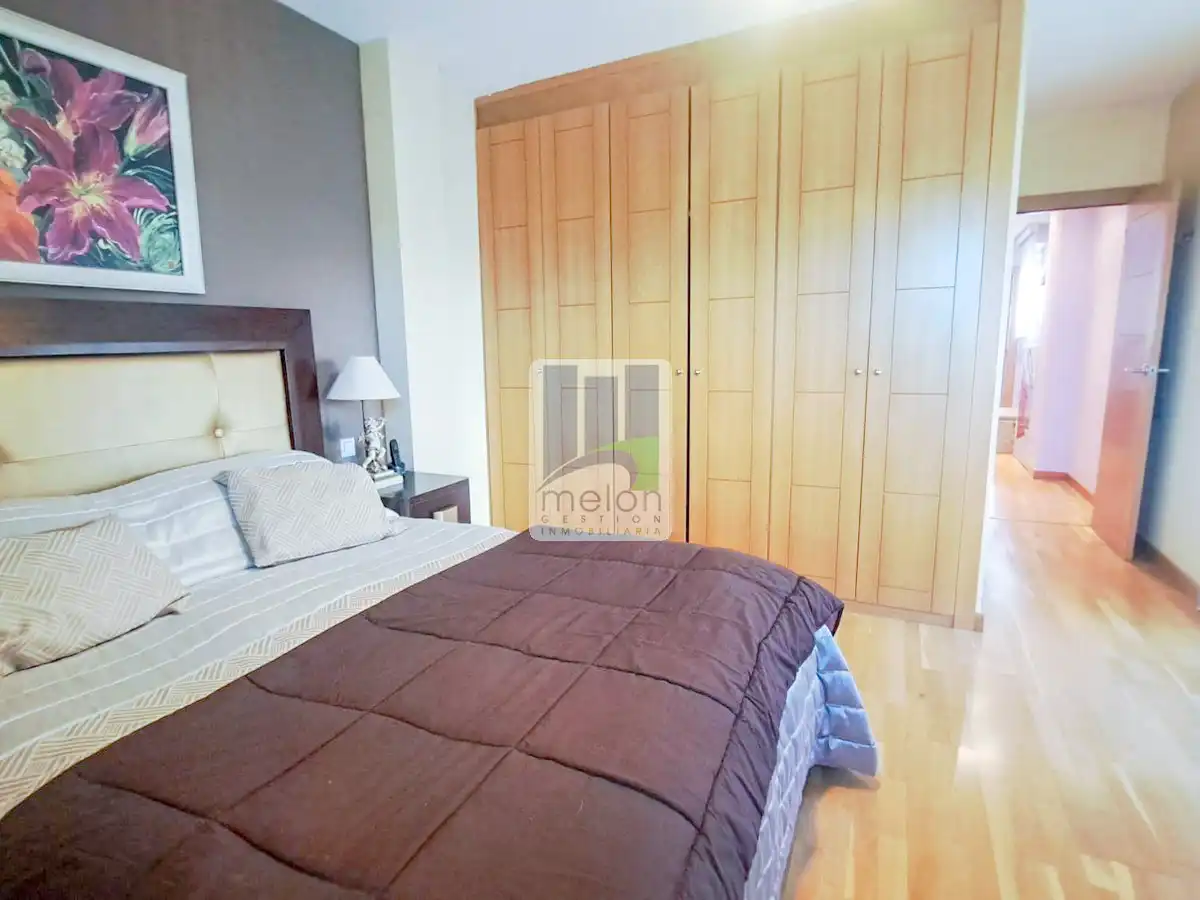Dormitori de Casa o xalet en venda en Burgos