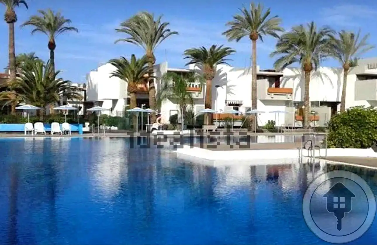 Piscina de Planta baja en venta en Arona