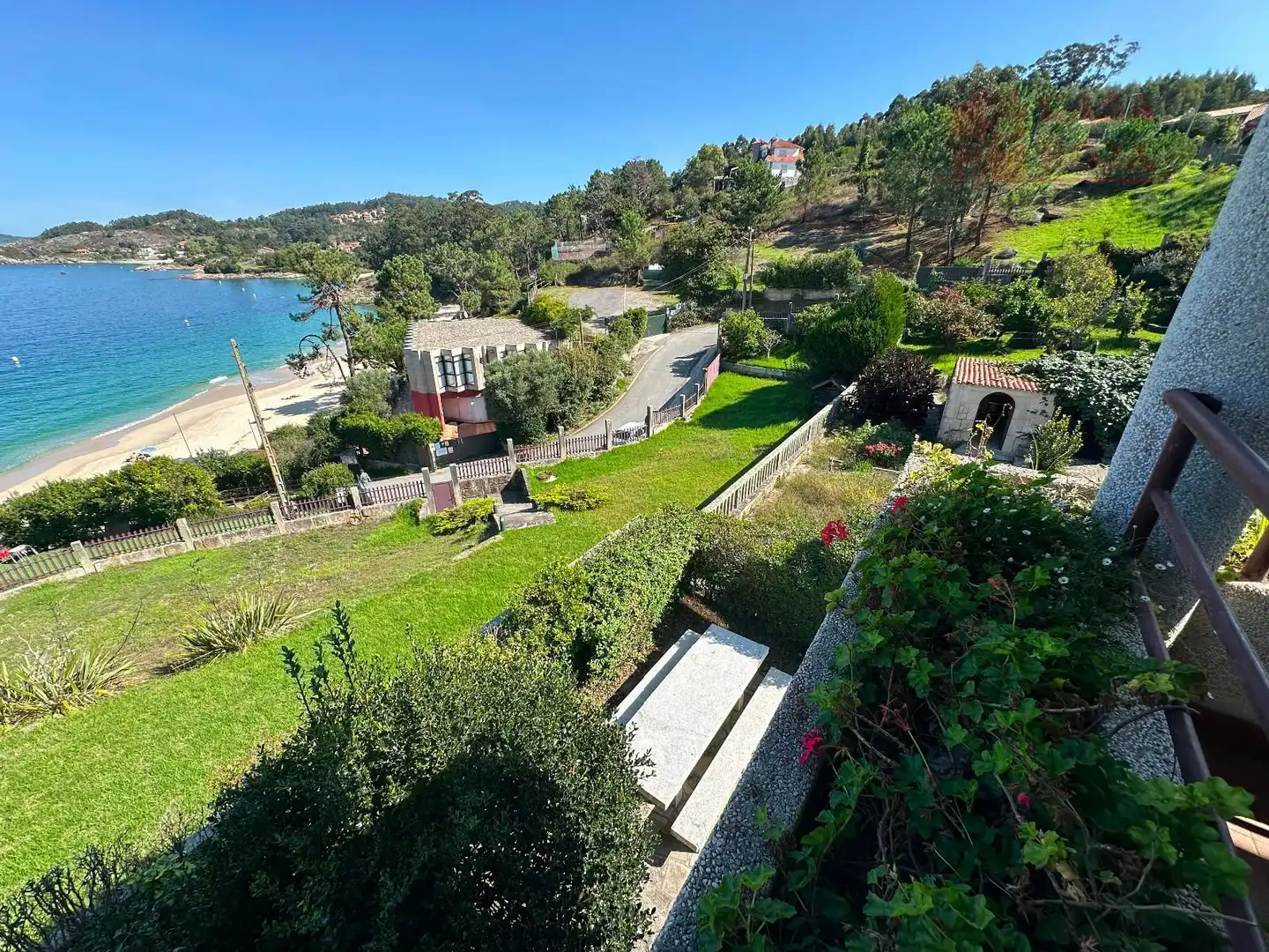 Garden of Houses for sale in Cangas   with Air Conditioner, Heating and Terrace