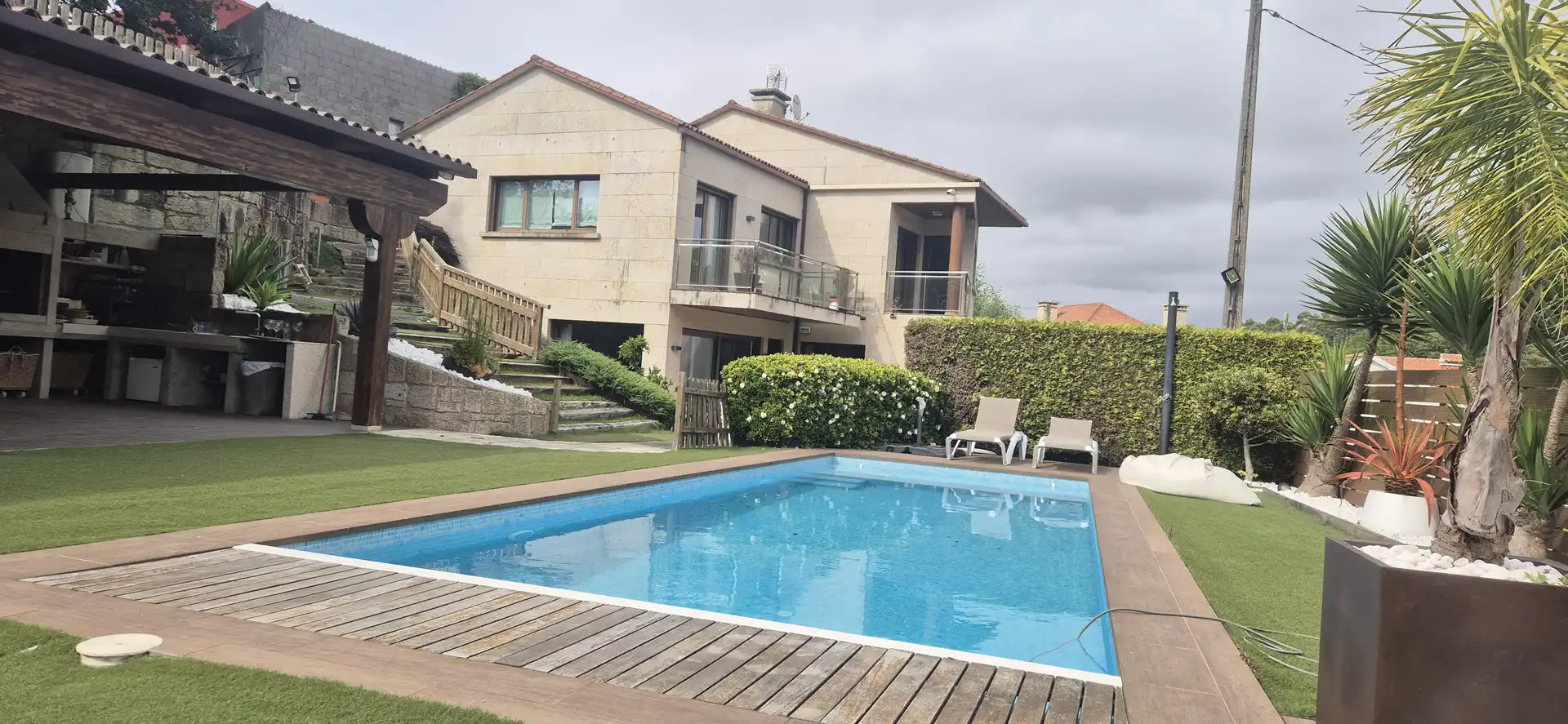 Piscina de Casa o chalet en venta en Vigo  con Aire acondicionado, Calefacción y Jardín privado
