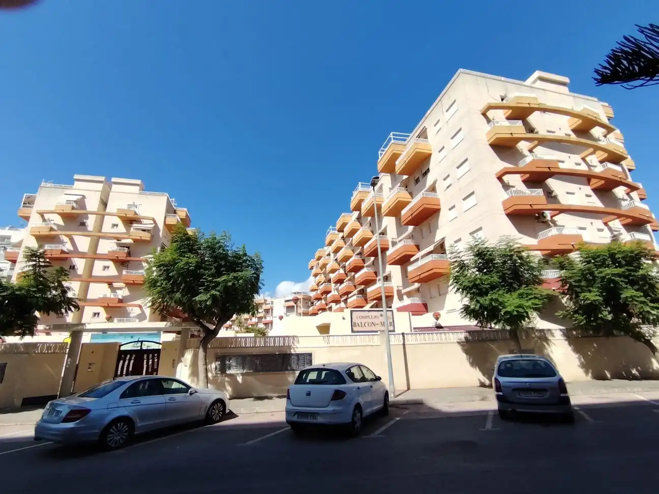 Flat with pool for sale in Calle Cañas y Barro 11