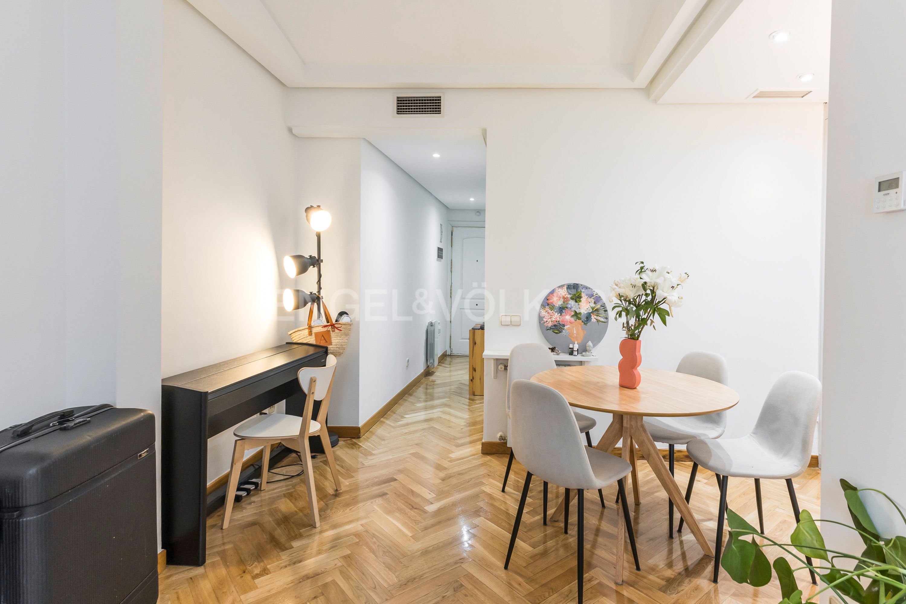 Menjador de Apartament en venda en  Madrid Capital amb Aire condicionat, Calefacció i Parquet