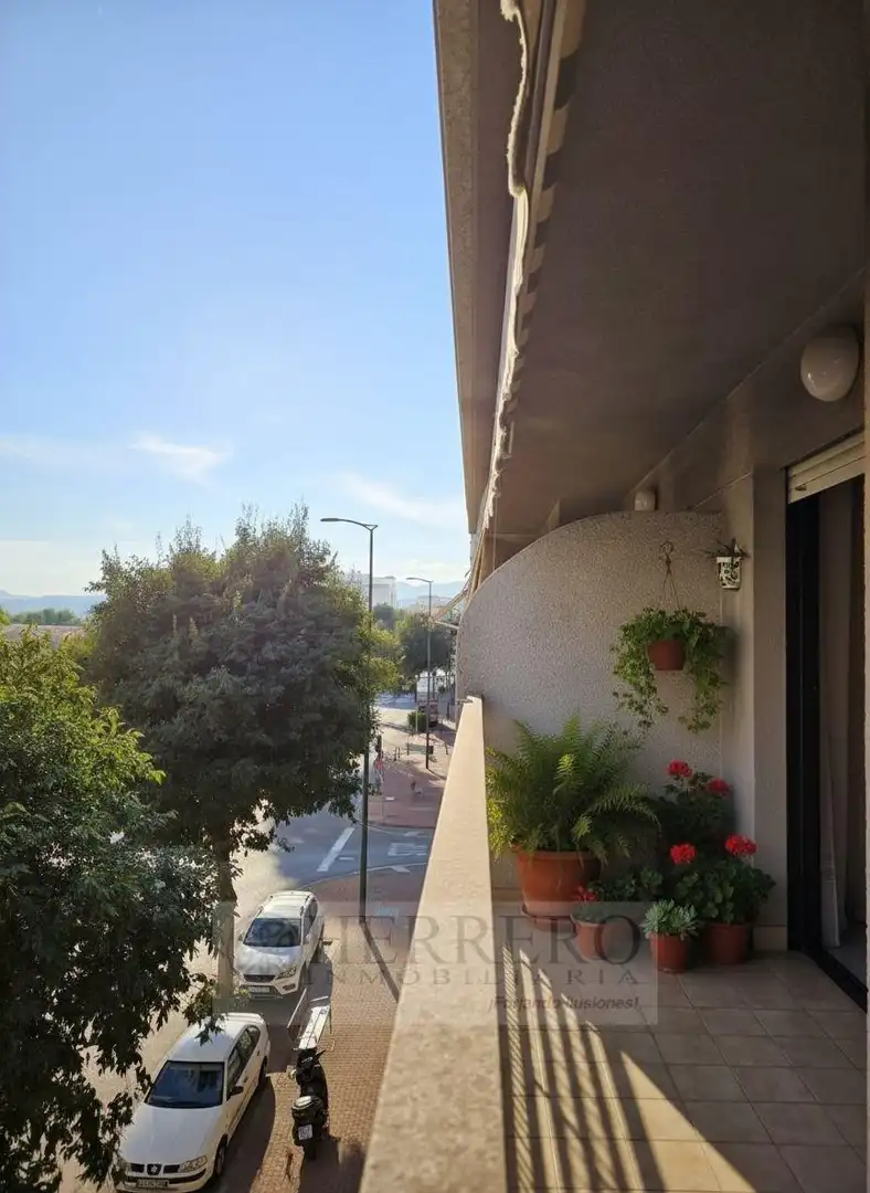 Terrassa de Pis en venda en Gandia amb Traster, Moblat i Balcó