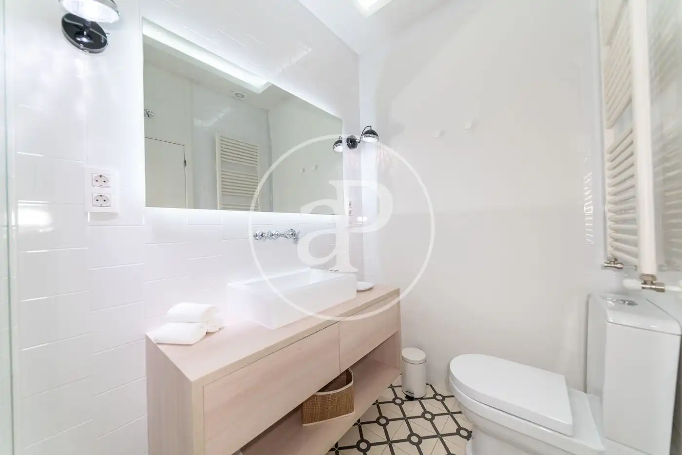 Baño de Piso de alquiler en Madrid con Aire acondicionado, Calefacción y Amueblado