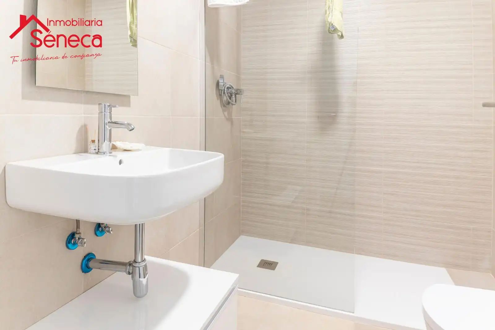 Badezimmer von Wohnung zum Verkauf in Córdoba mit Klimaanlage, Heizung und Abstellraum