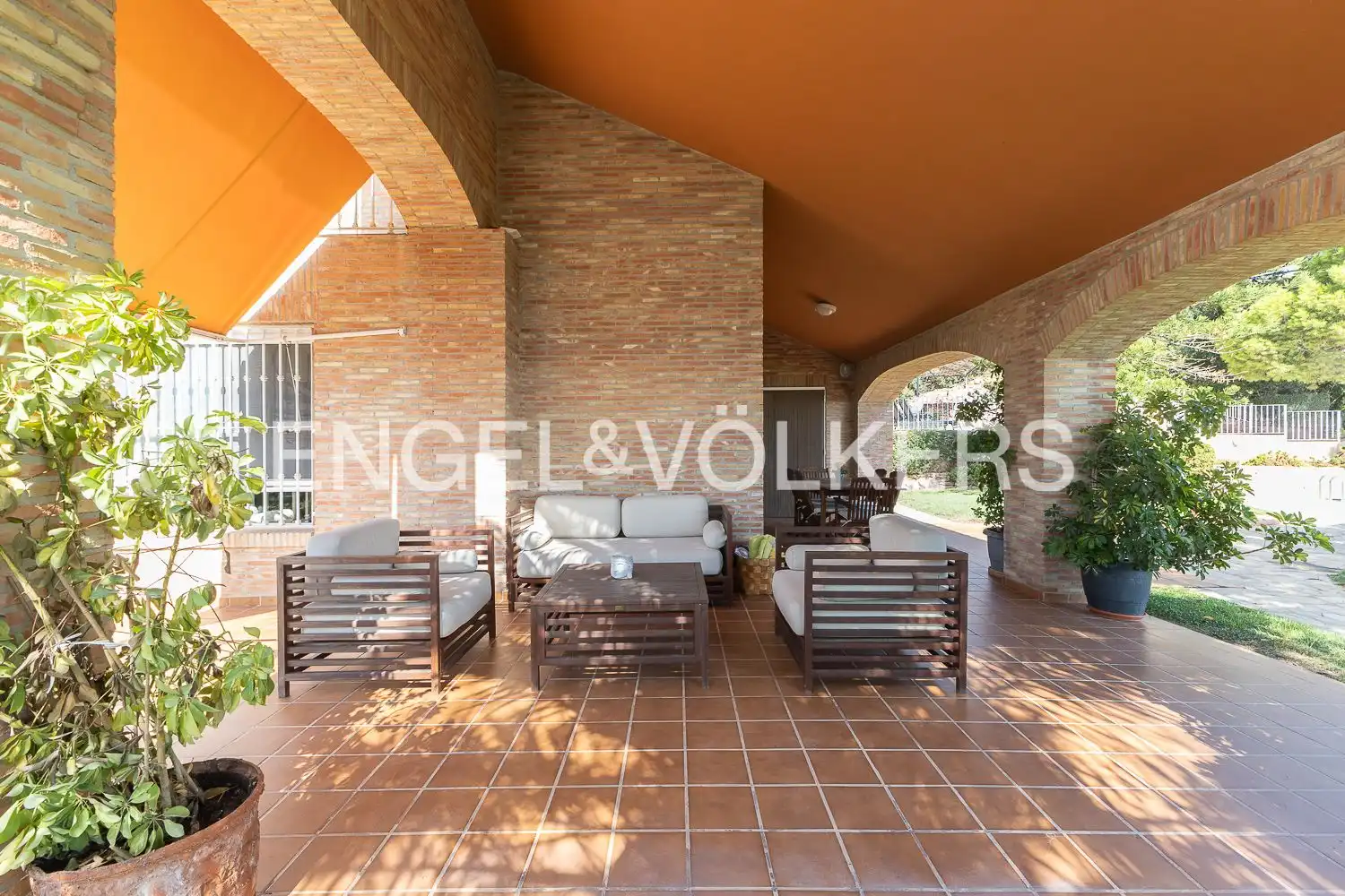 Terrassa de Casa o xalet en venda en Sagunto / Sagunt amb Aire condicionat, Calefacció i Jardí privat