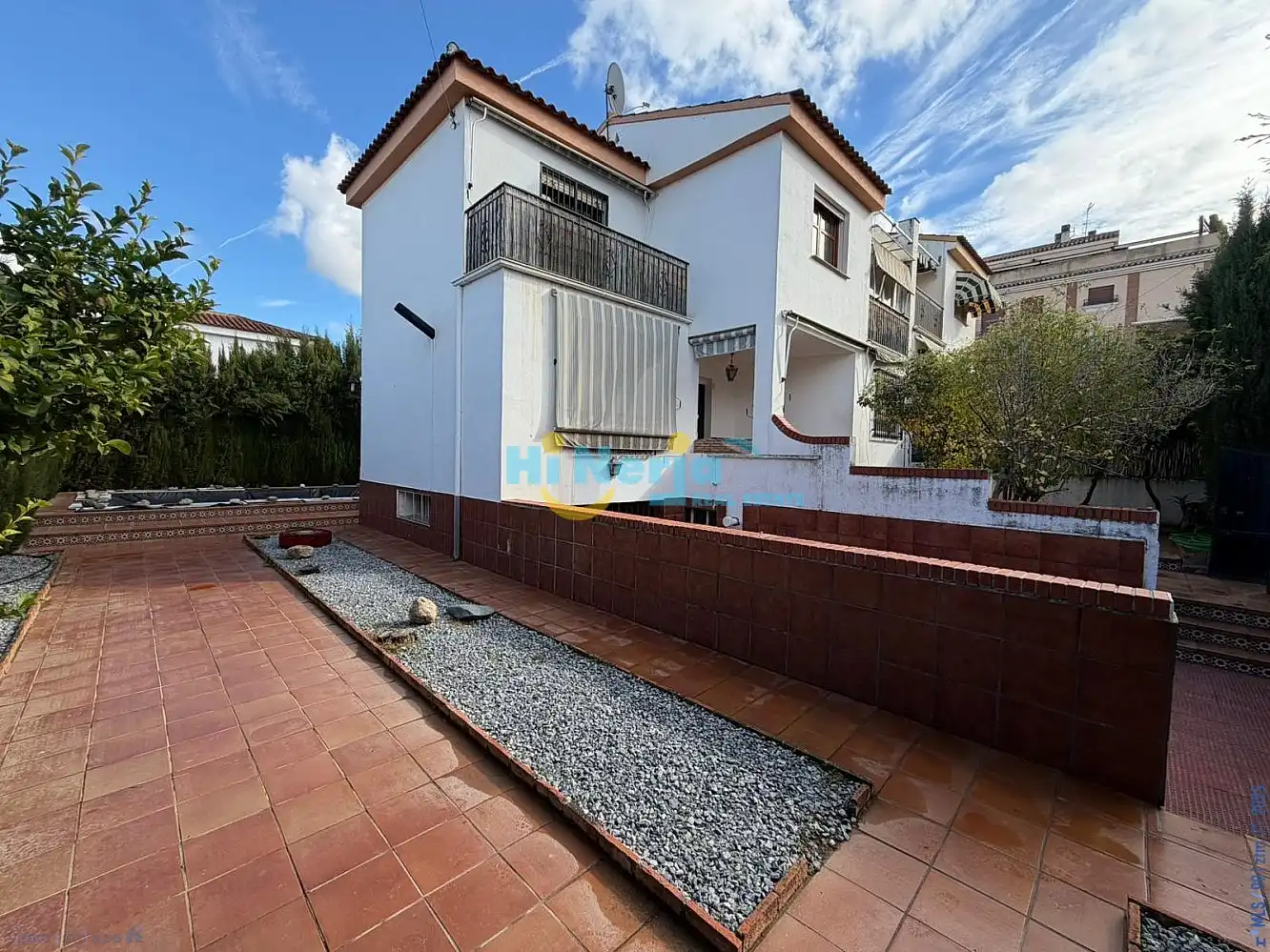 Doppelhaushälfte mit Pool zum Verkauf in La Zubia Ciudad