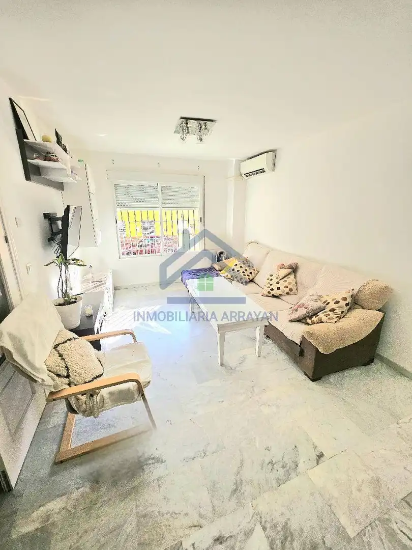 Sala de estar de Casa o chalet en venta en Ogíjares con Aire acondicionado y Balcón