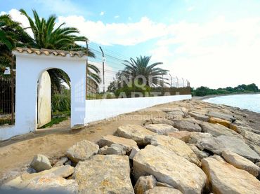 Casa amb balcó en venda a Platja de Mont-roig