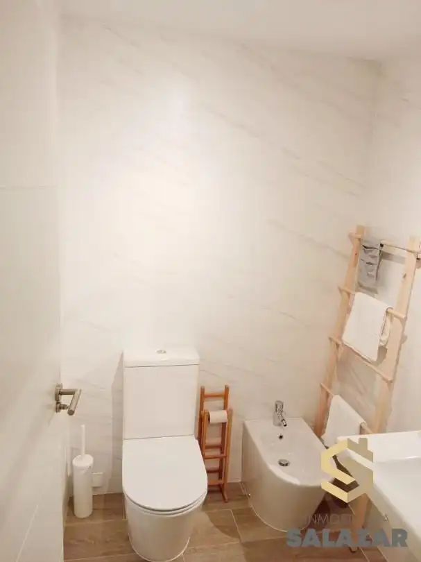 Baño de Ático de alquiler en Bilbao  con Calefacción, Jardín privado y Terraza