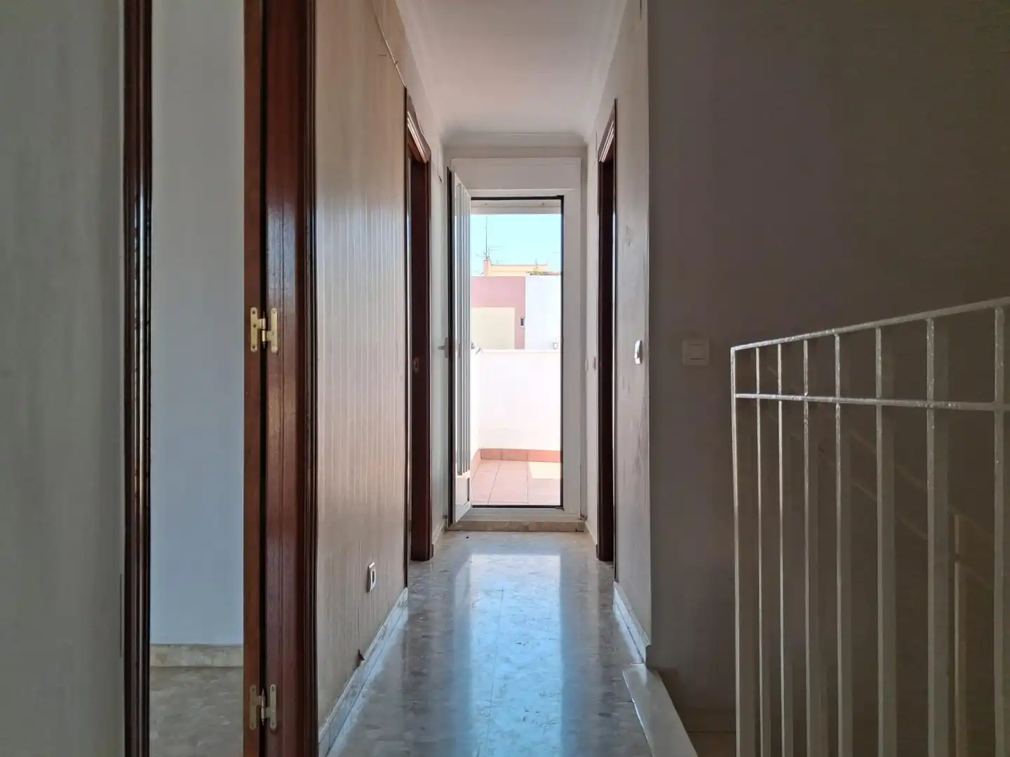 Casa adosada en venda en Utrera amb Piscina comunitària