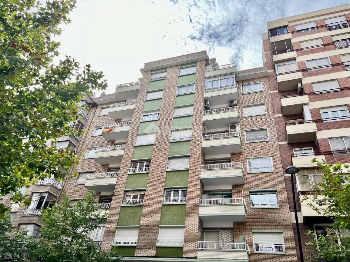 Pis amb ascensor en venda a Delicias