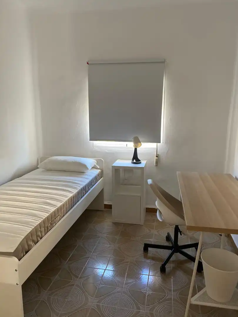 Bedroom of Flat for rent in Granada  with Air Conditioner, Heating and Furnished