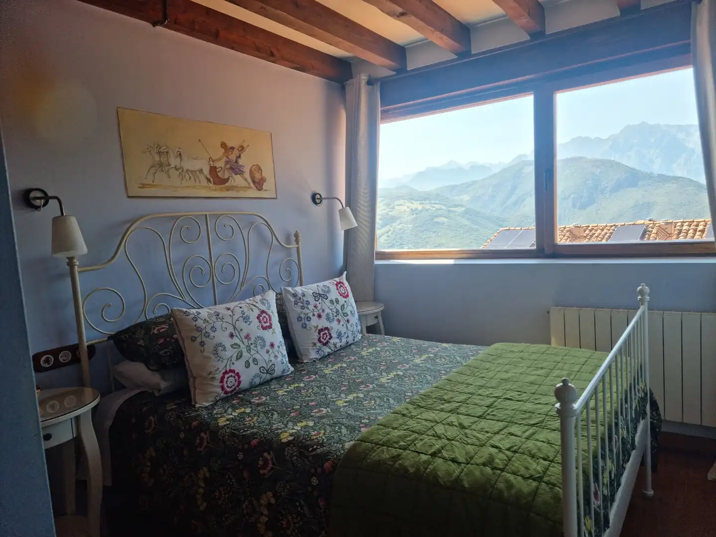 Dormitori de Casa adosada en venda en Vega de Liébana amb Jardí privat, Terrassa i Traster