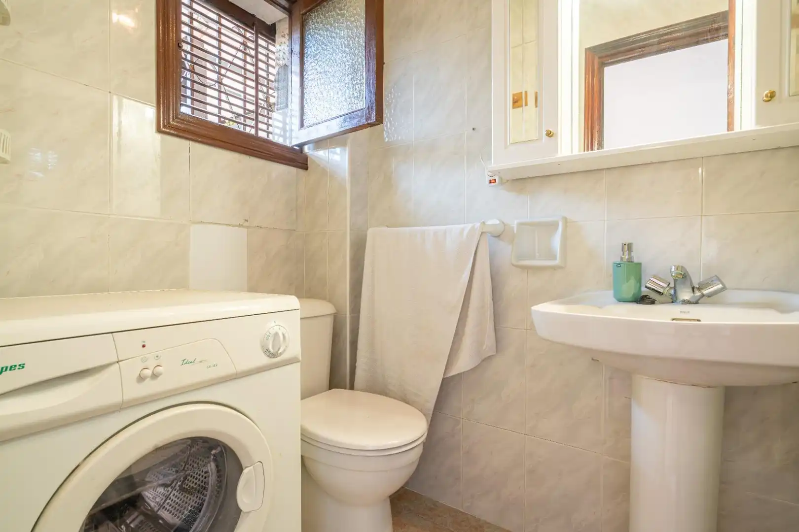 Bathroom of Apartments for rent in Roquetas de Mar  with Furnished and Balcony
