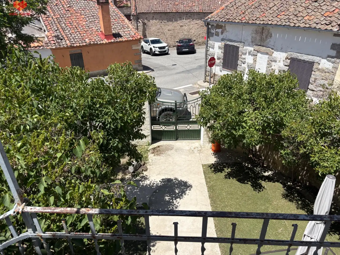 Vista exterior de Casa o chalet en venta en Otero de Herreros con Terraza, Amueblado y Balcón