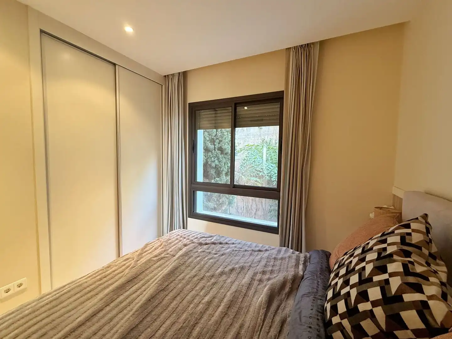 Bedroom of Flat for rent in Benahavís  with Air Conditioner, Storage room and Furnished