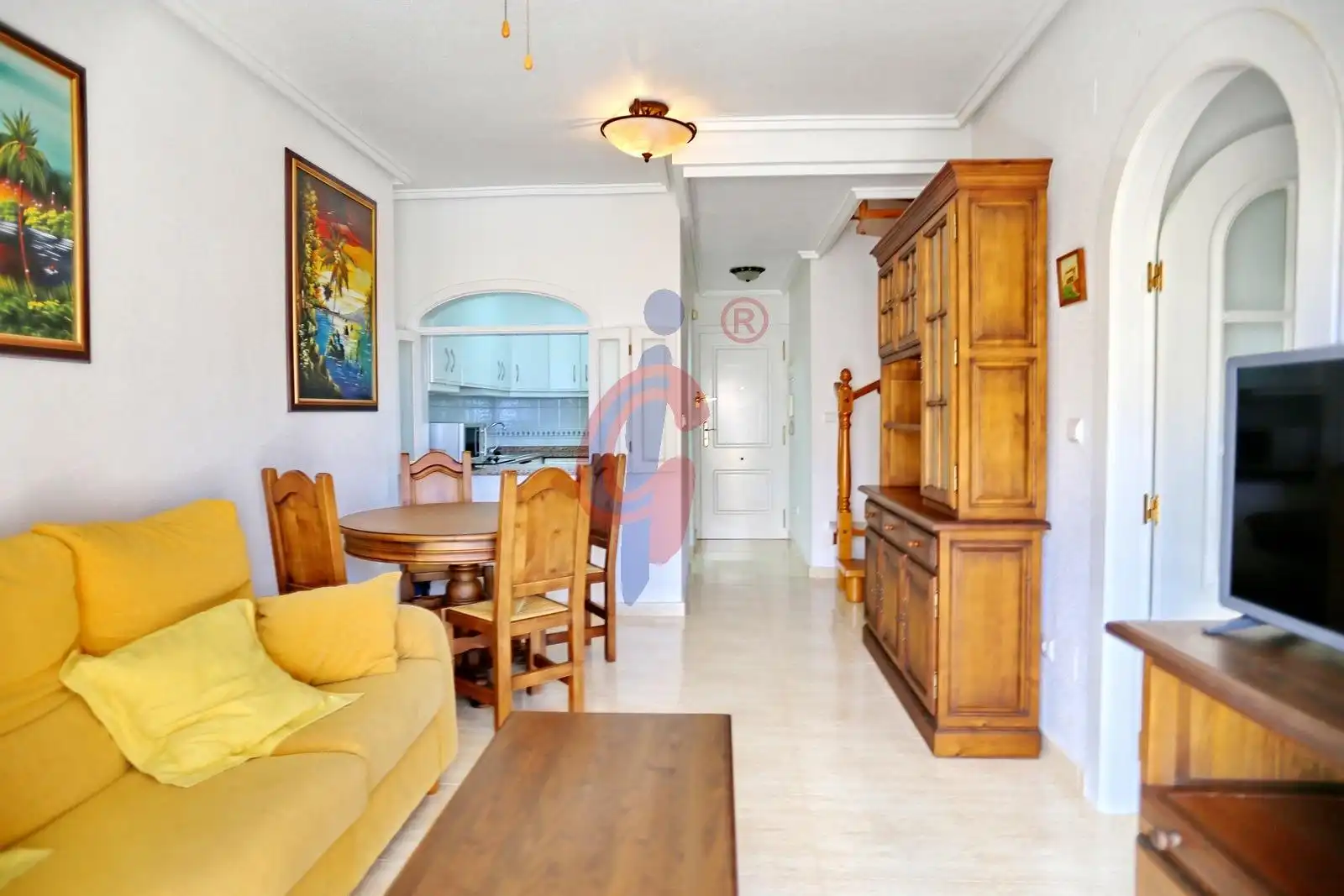 Wohnzimmer von Dachboden zum Verkauf in Guardamar del Segura mit Terrasse, Abstellraum und Möbliert