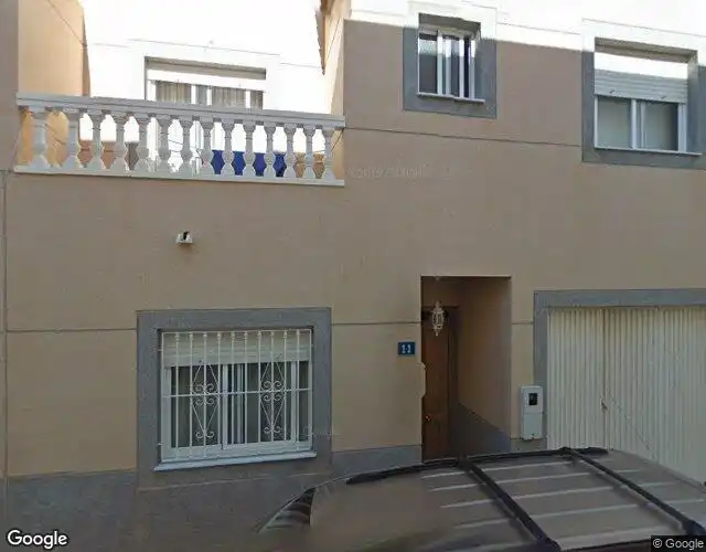 Maison mitoyenne à vendre à CL MAGISTERIO 11 0