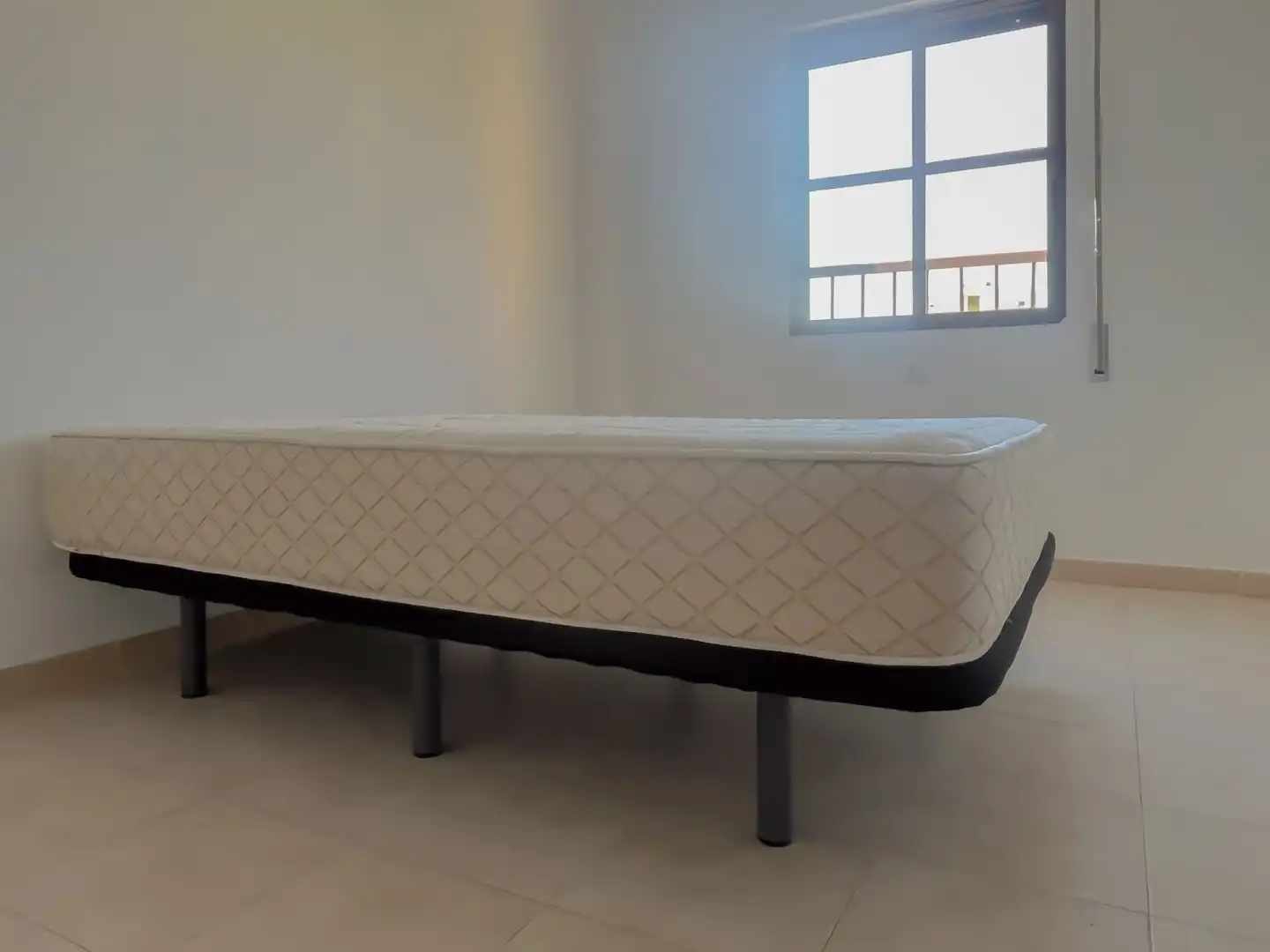 Schlafzimmer von Wohnung zur Miete in Sevilla mit Klimaanlage, Heizung und Terrasse