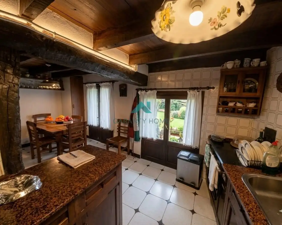 Cocina de Casa adosada en venta en Voto con Calefacción, Jardín privado y Terraza