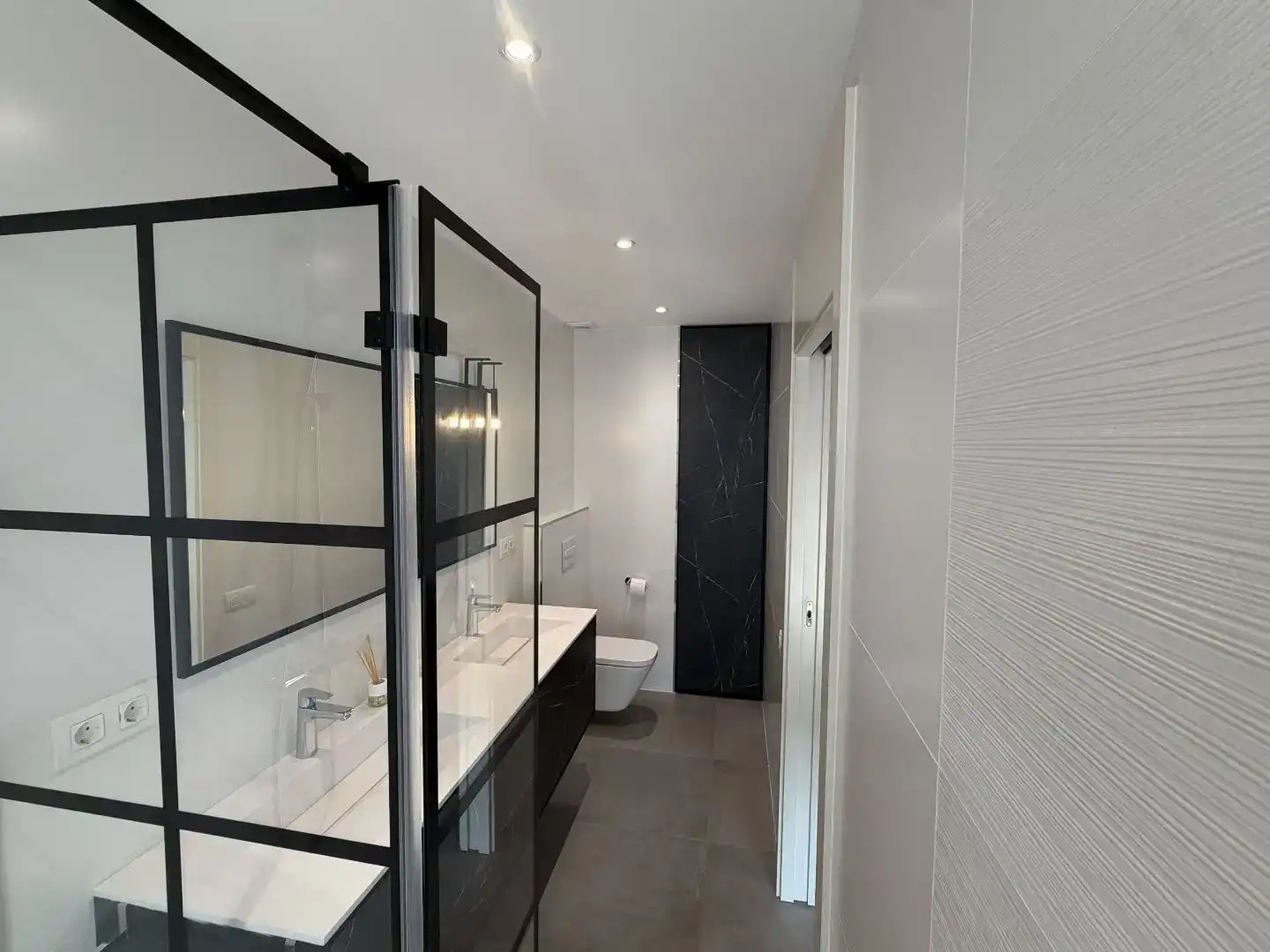 Baño de Casa adosada en venta en Sabadell con Aire acondicionado, Trastero y Balcón