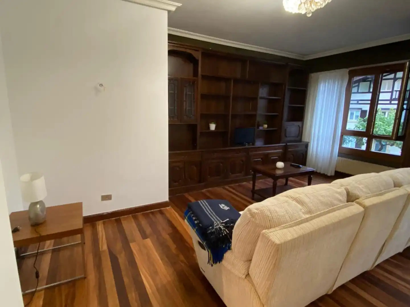 Sala d'estar de Pis de lloguer en Donostia - San Sebastián  amb Terrassa, Moblat i Forn