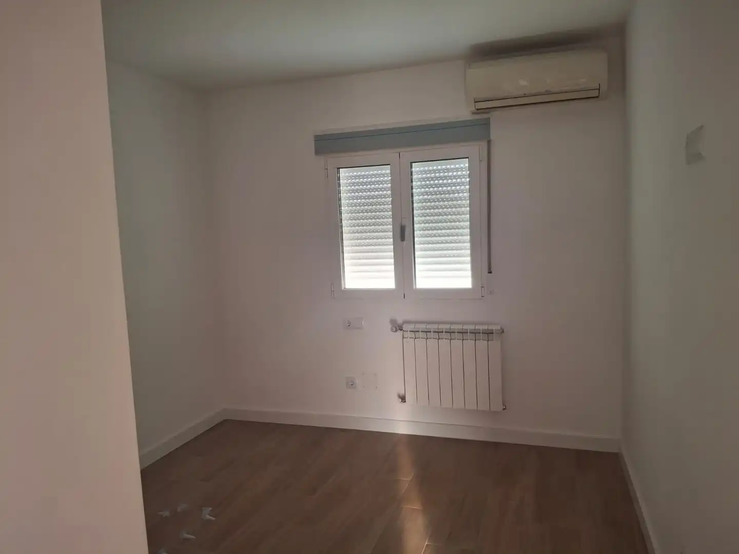 Bedroom of Flat for rent in Madrid  with Air Conditioner, Heating and Parquet flooring