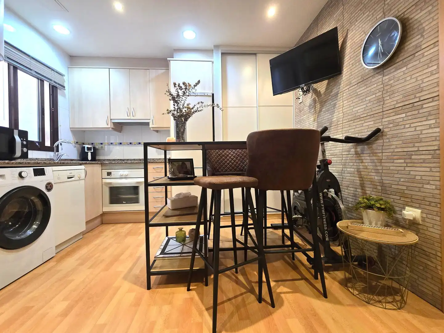 Appartamento con balcone in vendita a Calle VICTORIA, imagen 2