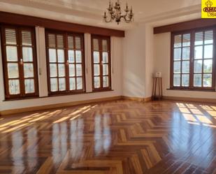 Living room of Flat for sale in Santiago de Compostela 