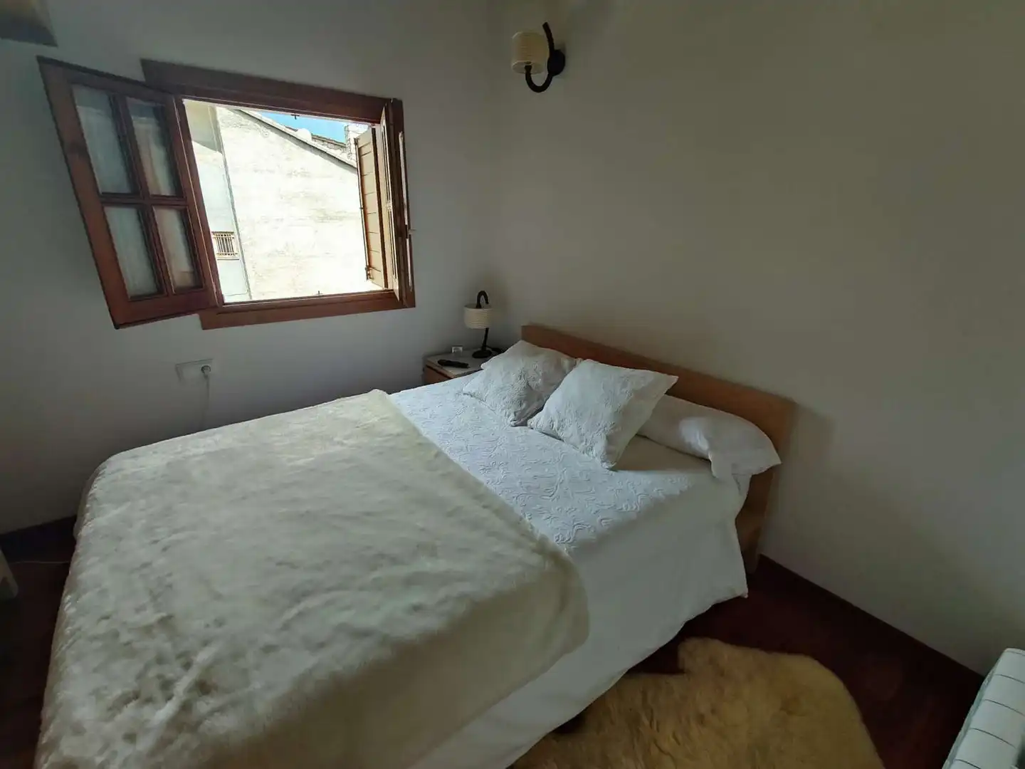 Habitación de Dúplex en venta en Vilallonga de Ter con Amueblado y Balcón