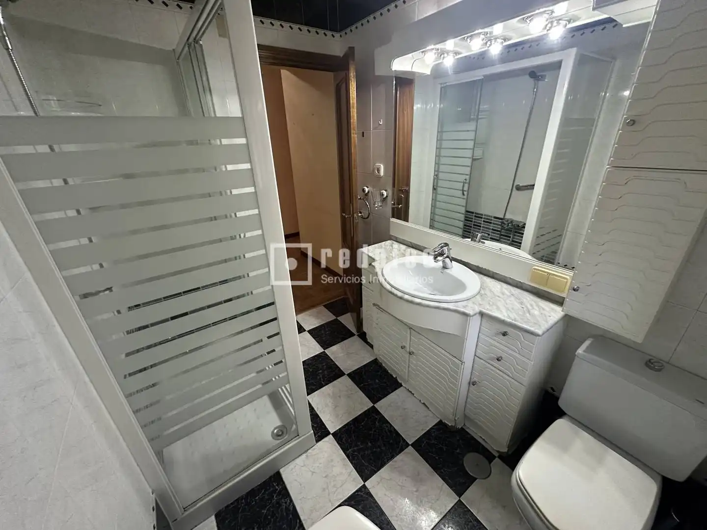 Bathroom of Flat for sale in Madrid  with Heating, Parquet flooring and Terrace