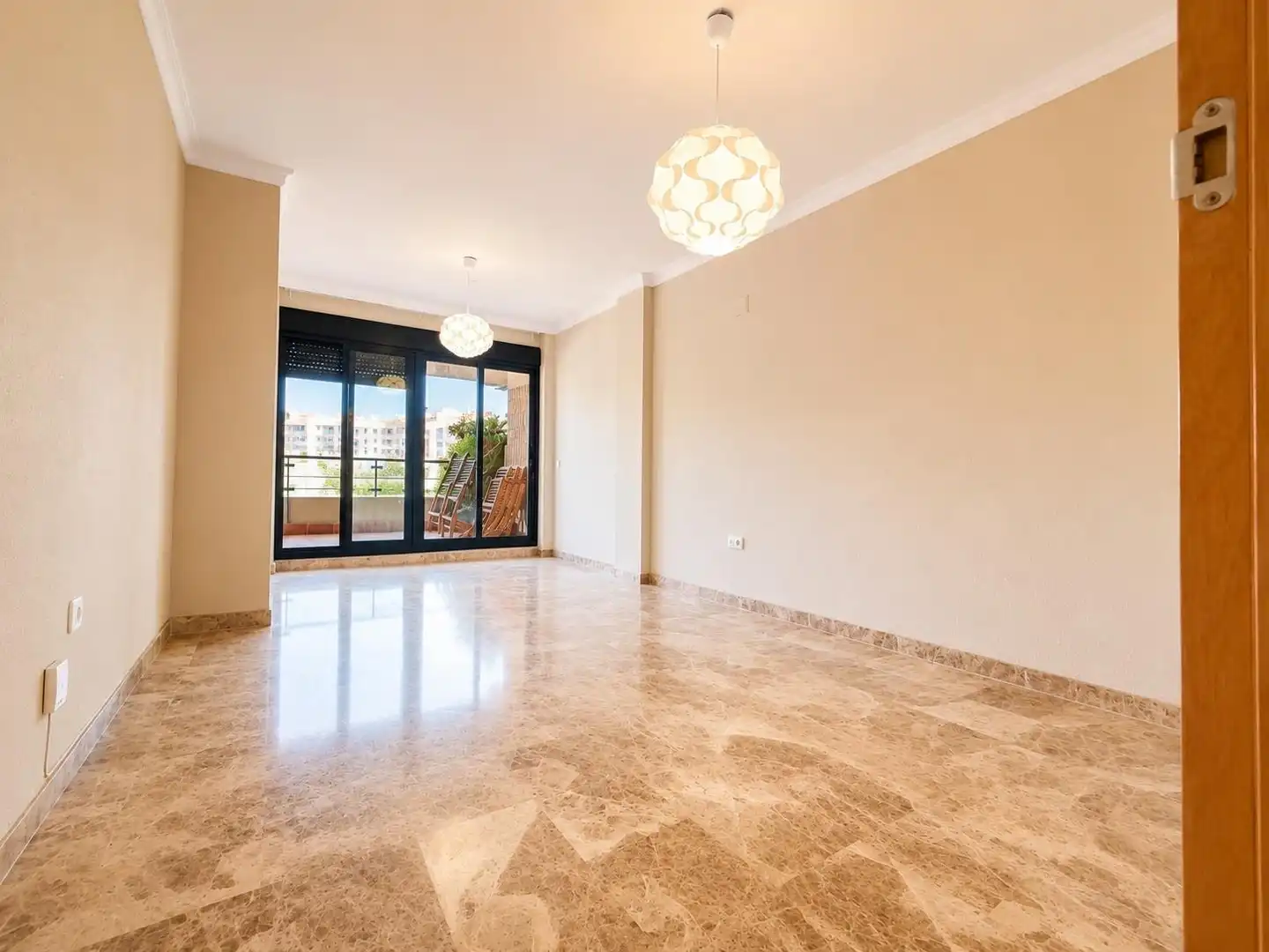 Piso en venta en Málaga con Terraza, Trastero y Piscina comunitaria