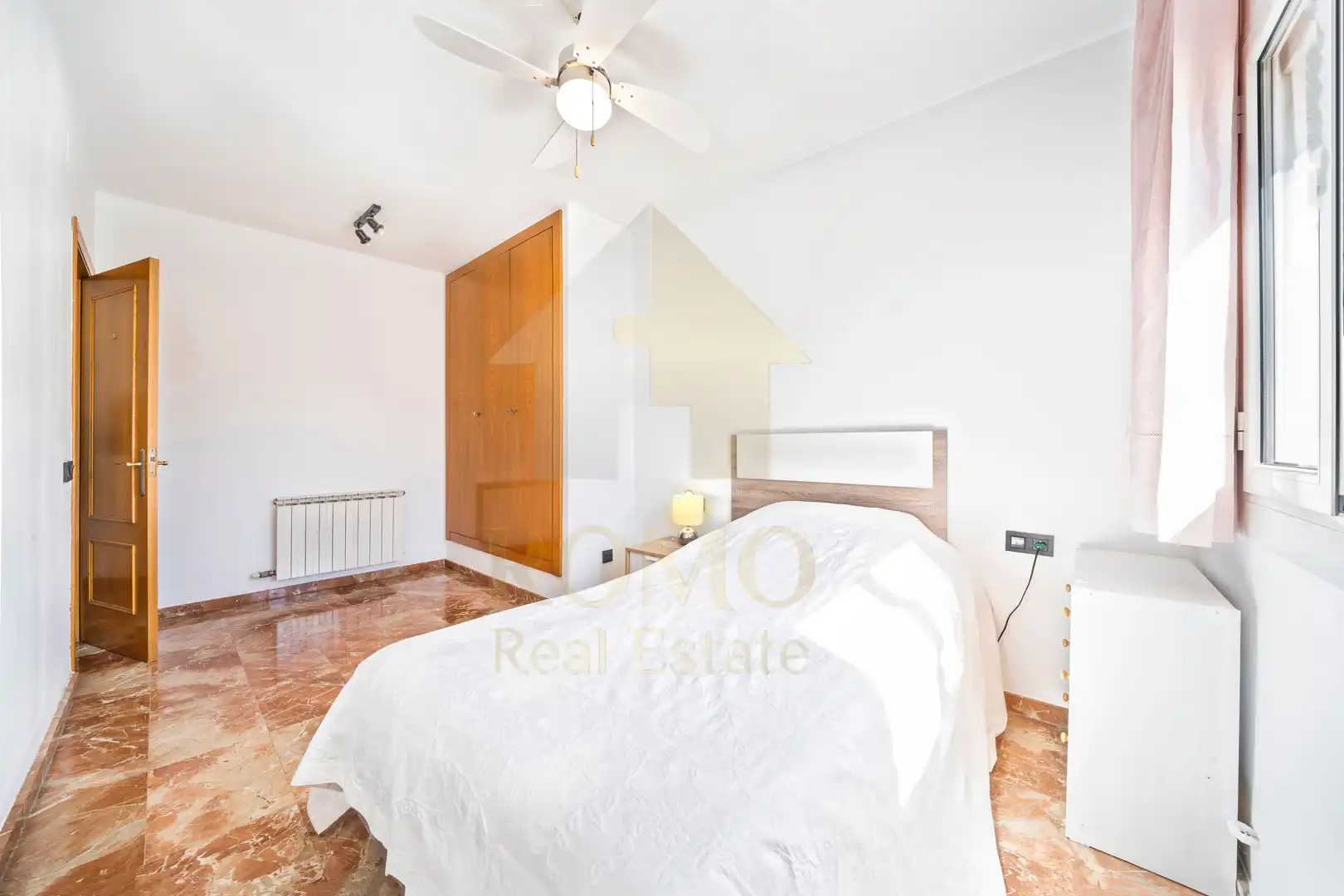 Casa adosada en venta en Plaça Ponent, La Llagosta