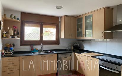 Cuina de Casa o xalet en venda en Castellterçol amb Calefacció, Jardí privat i Parquet